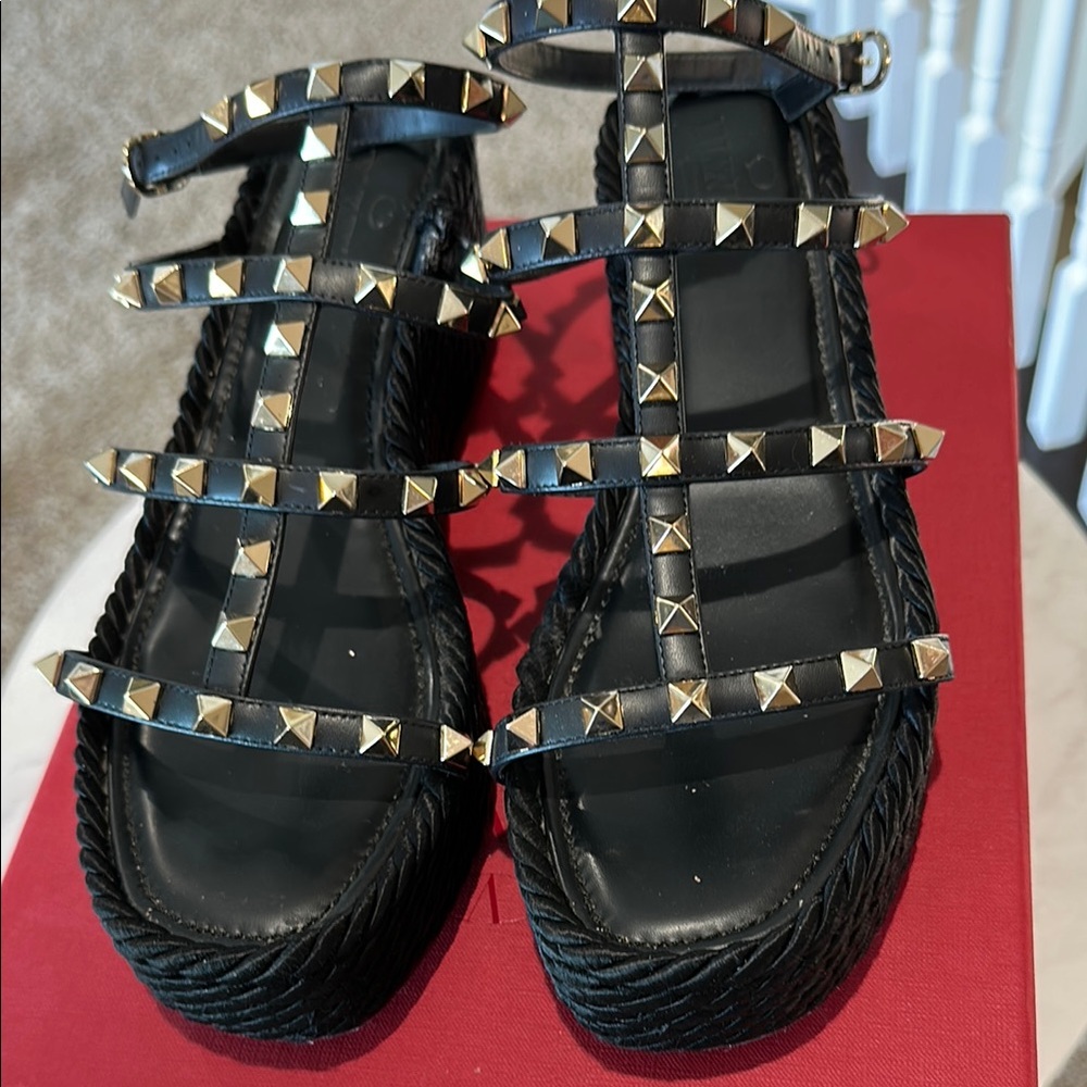 Valentino Garavani Rockstud Torchon Espadrille Platform Sandal